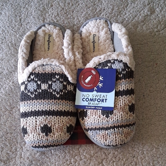 Dearfoams Women's Patterned Knit Slippers - Black, Cream, and Tan - Picture 1 of 3